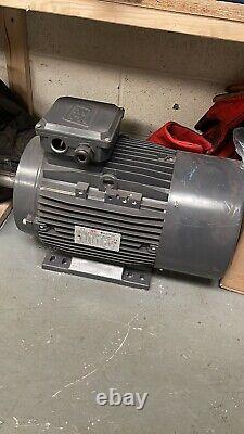 22kW 3 Phase Cast Iron 4 Pole, B35, IE2, 180 Frame Electric Motor