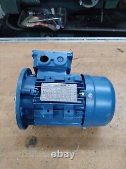 3 PHASE ELECTRIC MOTOR 0.25kW 1350RPM 1400RPM B5 FLANGE MOUNT UNIVERSAL UMA63-4P