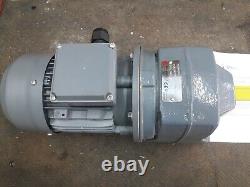Electric Motor and In Line Gearbox. 5 HP- 0,37KW-19RPM-19mm shaft keyed