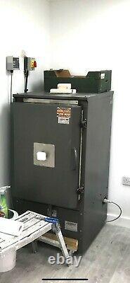 Large electric pottery kiln single or three phase