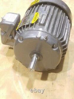 M8003T Baldor 1HP TEFC Electric Motor 1725 RPM 143T Frame 208-460VAC 3-Phase NEW