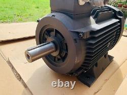 NEW TEE 3 PHASE ELECTRIC MOTOR 18.5KW 50/60Hz 1455 RPM TE OU 180L 4B-40 H FLANGE