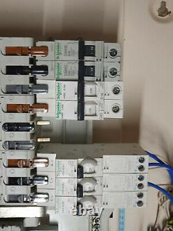 Schneider Electric MGBN6 6 Way Distribution Board TPN Three phase 3 MCB Switch